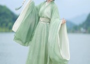 Ancient Style Student Couples Embrace Traditional Chinese Fashion in Hanfu Costumes