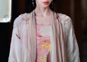 The Splendor of Gorges in Ancient Gentry Costumes