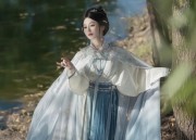 Maternal-Child Fashion:The Summer of Qipao Moms and Daughters