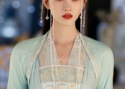 Leding Qipao Style Dresses:Embracing Traditional Elegance in Modern Fashion