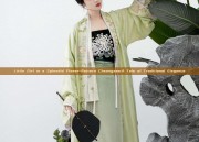 Little Girl in a Splendid Flower-Pattern Cheongsam:A Tale of Traditional Elegance
