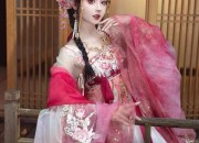 Reinventing Hanfu:The Evolution of Traditional Chinese Elements in Modern Han Clothing