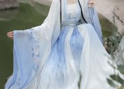Low-Cut Cheongsam Skirt in Summer:Fashionable and Comfortable Choice for Warm Days
