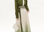 Modernizing the Classic:The Chic Low-Cut Cheongsam Evolution