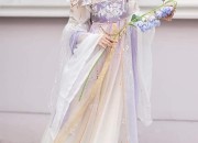 The Charm of Qipao:A Tale of Little Family Reunion in Traditional Chinese Elegance
