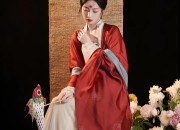 Plus-Size Sisters Qipao Makeover:Embracing Traditional Elegance with a Modern Twist
