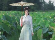 Horseface Skirt and Standing Collar for Girls:A Fashionable Blend of Tradition and Modernity