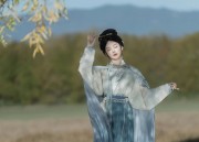Redesigning Cheongsam for Plus-Size Women:Embracing the Beauty of Curves