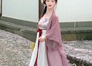 Shanghais Latest Qipao Styles:Embracing the Beauty of Silk