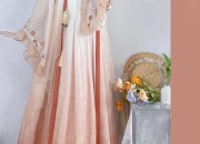 Enhanced Qipao with Modernized Aodi Style:A Blend of Tradition and Innovation