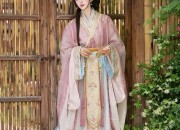 Embracing the Elegance of Modern Chinese Cheongsam:Dignity and Grandeur