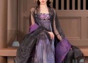 The Elegance of Cheongsam:Matching Shoes for a Traditional Chinese Beauty