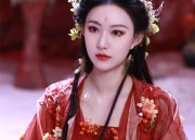 Reinventing the Cheongsam:Modern Dress for Summer with a Traditional Chinese Touch