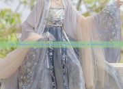 The Elegance of Xiangyunsha Cheongsam for a Refined Forty