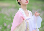 Embracing the New Sino-Chic Cheongsam Ensemble for Women