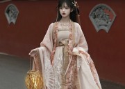 The Summer of Cheongsam:The Inner Charm of the Lining Skirt