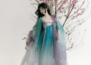 The Gliding Beauty of Cheongsam:Understanding the Slippery Surface and Its Appeal