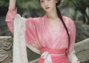 Elegant Summer Engagement Fashion:The Mamen-Style Skirt in Modern Chinese Traditional Attire