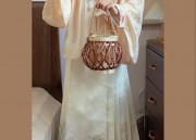 Embracing Modern Chinese Style:The Evolution of Qipao