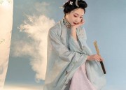 Embracing the Pear Shape:The Art of Styling Qipao for a Pear-Shaped Body