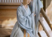 Long Silk Cheongsam:A Traditional Elegance