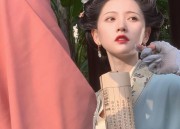 A Student in a Cloud-like Immersion:The Enchanting World of Hanfu and Ancient Chinese Style