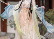 The Splendor of Ming-Style Flower Marriages in Traditional Hanfu Fashion