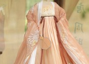 The Elegance of the Elephant-Eared Cheongsam:A Cultural Journey