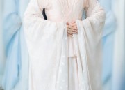 The Revival of Hanfu:The Role of a Book Boy in Traditional Chinese Attire