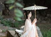 Ancient Charm Revived:The Revival of Hanfu,the Traditional Chinese Clothing
