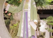 Loose-Fit Short-Sleeve Cheongsam Dress for Women:A Fashionable and Comfortable Choice