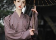 Reinventing the Mini-Size Cheongsam Skirt:A Guide for the 150cm-Tall Fashionistas