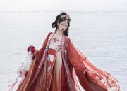 Hanfu Fashion:Celebrity Style Inspiration from Zhao Silus Radiant Look