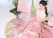 Spring and Autumn Fashion:New Girls Hanfu Dress Styles in a Traditional Charm