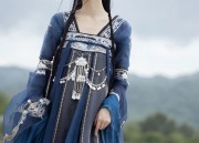 The Enchantment of Hanfu Shawl:A Girl Childs Journey into Traditional Chinese Beauty
