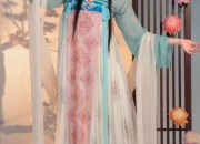 Embellishing the Horseface Skirt with Exquisite Earring Accessories