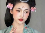 The Short Inner Lining of Cheongsam:A Cultural Insight