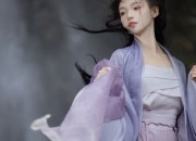 The Revival of Hanfu Fashion:The Elegance of Brush-Off Robes