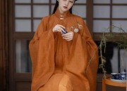 明治汉服与假发，传统与时尚的交融