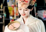 Summer in Traditional Chinese Attire:A Blend of Comfort and Elegance