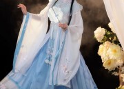 The Nostalgia of Qipao:Tales from a十里十里 Old Story