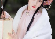 Girls Autumn and Spring Hanfu Fashion:The Horseface Skirt