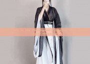 My Aunty in the Cheongsam:A Glimpse into Traditional Elegance