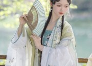 Vintage-Style Bags to Match Your Qipao:A Guide to Traditional Elegance
