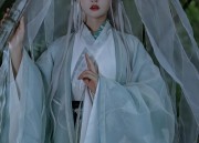 Heartfelt Hanfu:The Allure of Traditional Chinese Attire in the Modern Era