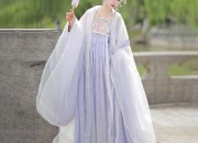 A Girls Journey into the World of Hanfu:The Enchanting Blue Palette