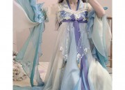 Elite Girls in Traditional Chinese Splendor:The Rise of High-End Hanfu Fashion