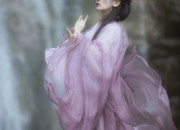 The Chic of Cheongsam Skirts and the Allure of Short Figures