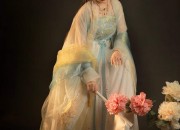Elegance in Traditional Chinese Clothing:The Story of Yiyis Cheongsam