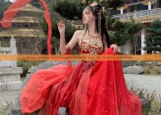 Petite Women in Cheongsam:Styling Tips for Autumn and Winter